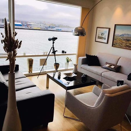 Stylish And Relaxing Two Bedroom Appartment, View Over Harbour Hafnarfjörður Dış mekan fotoğraf